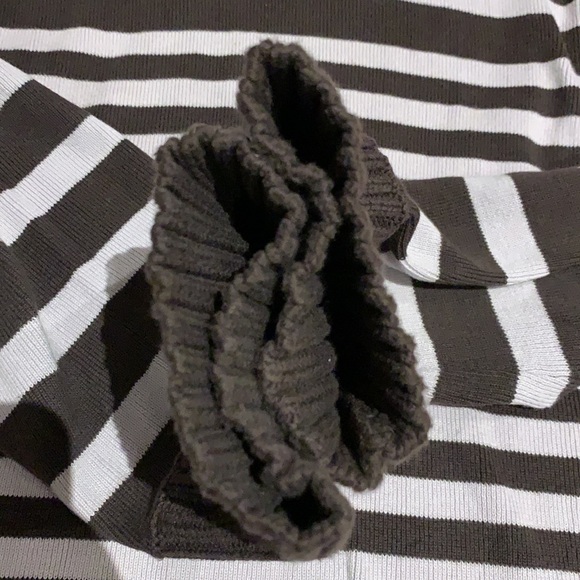 EUC RW&CO women’s Brown & Mauve Striped Turtleneck - size XL - Picture 10 of 17